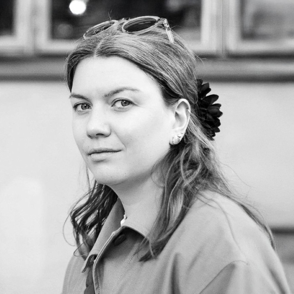 Headshot of a woman