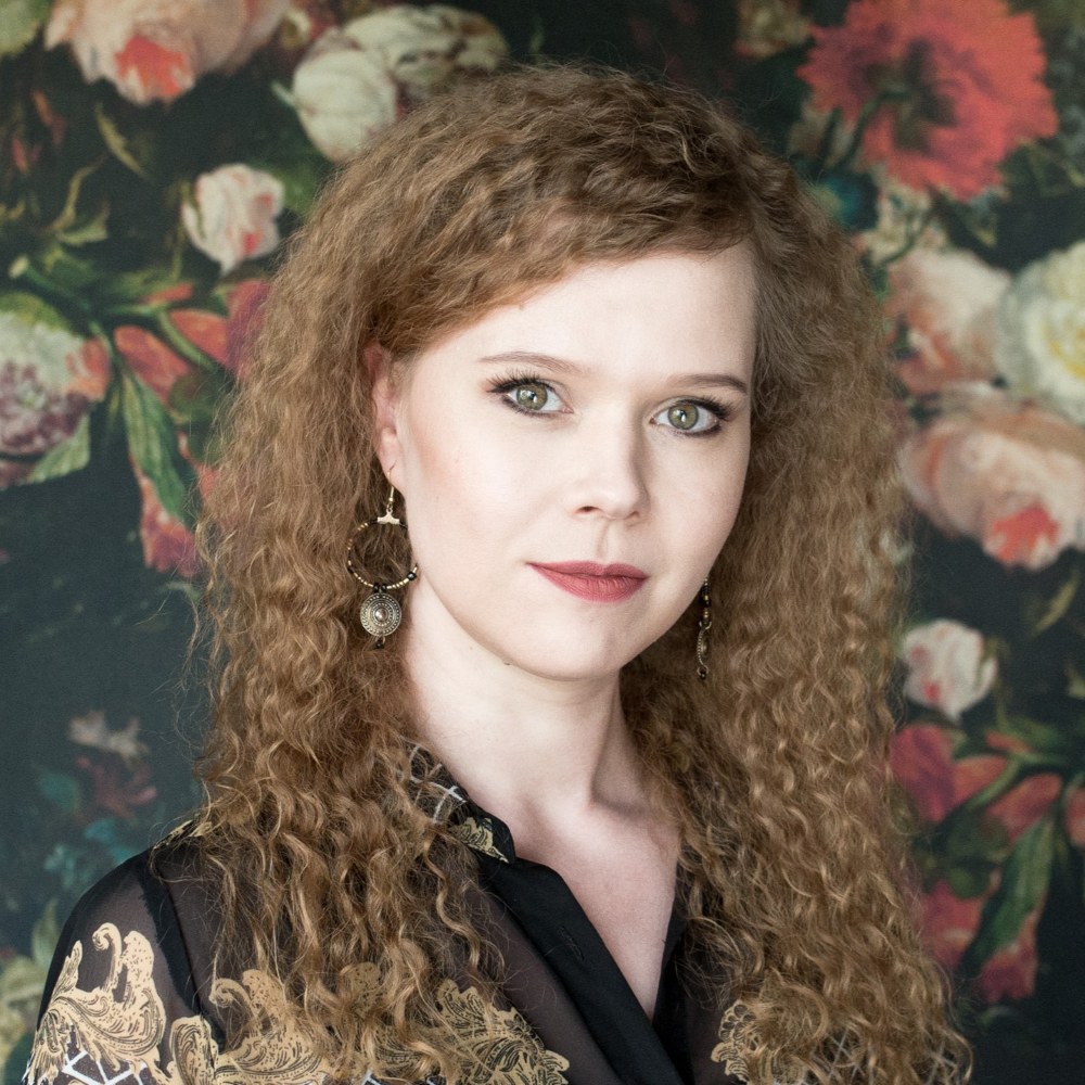Headshot of a woman